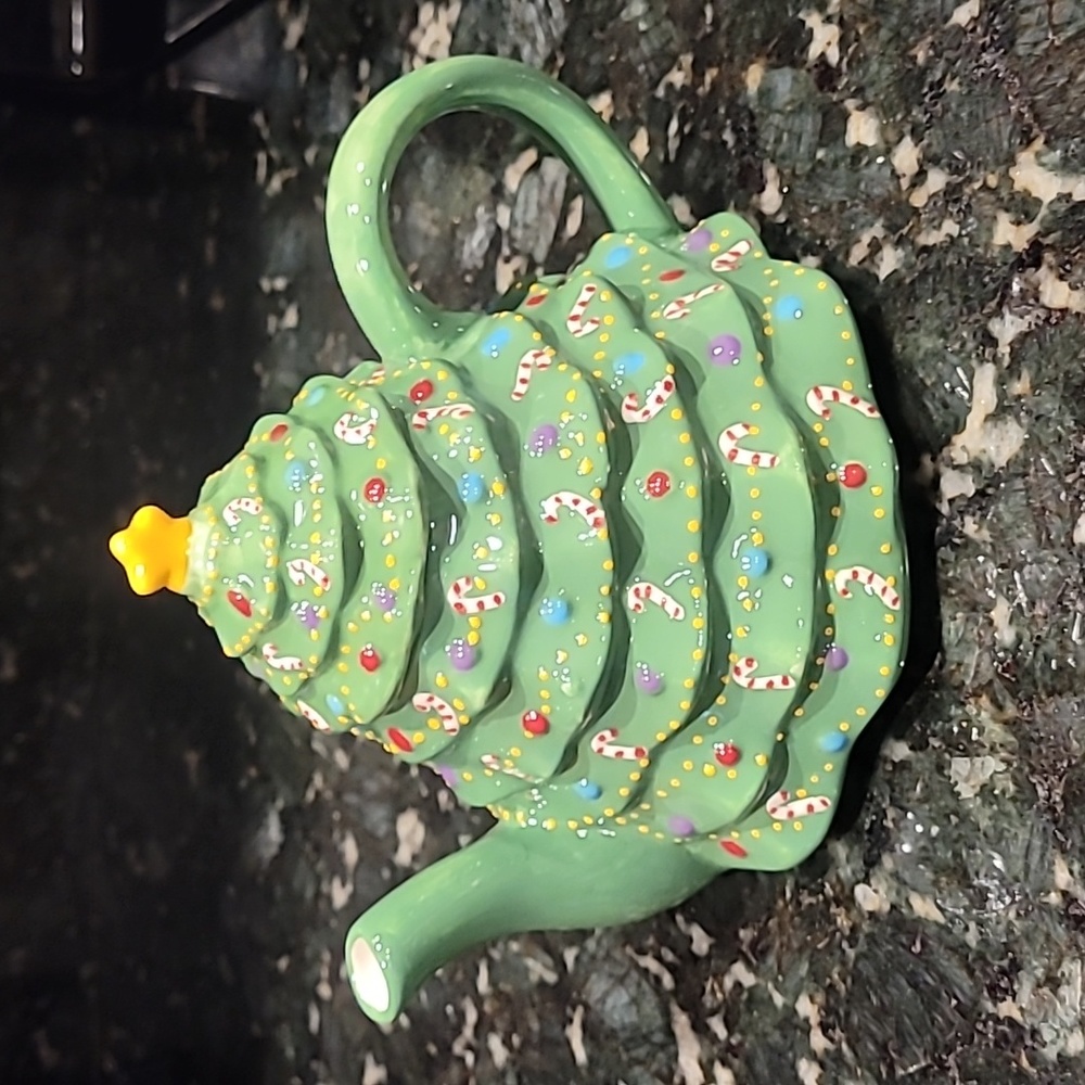 🎄 Mesa Home Christmas Tree Teapot